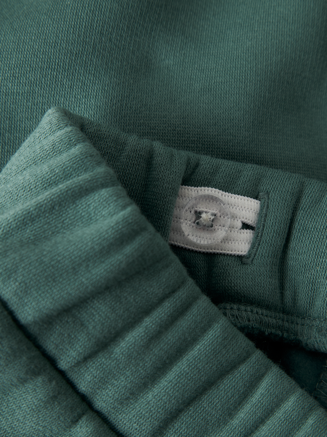 model_shot-front_full